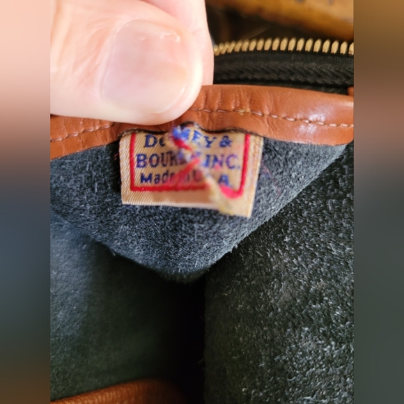 Dooney & Bourke vintage dome style bag. - Picture 12 of 13